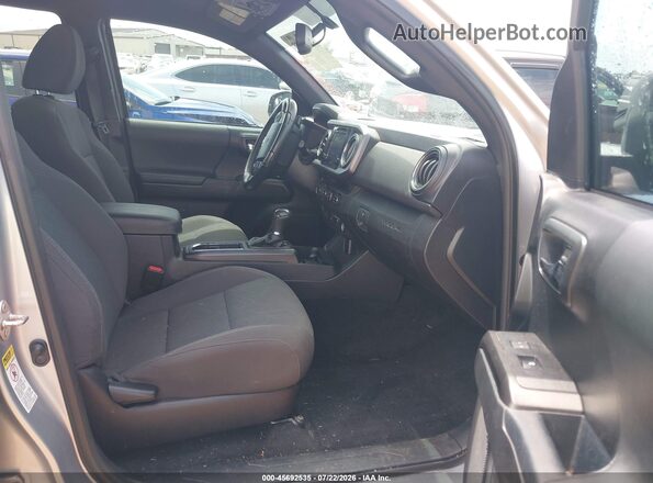 5TFDZ5BN3HX026902 2017 TOYOTA TACOMA Silver Vista interior delantera