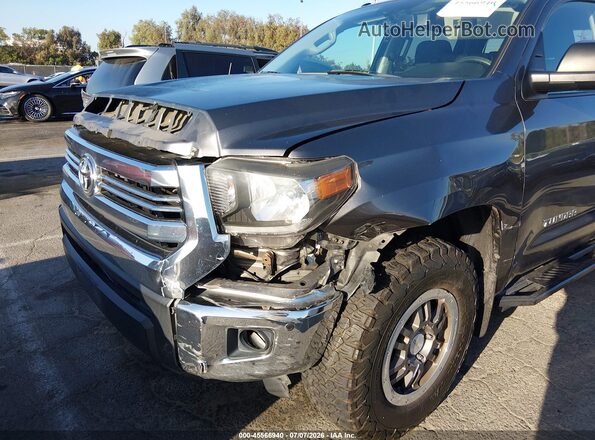 5TFEM5F12HX110977 2017 TOYOTA TUNDRA Gray Դիմացի տեսք