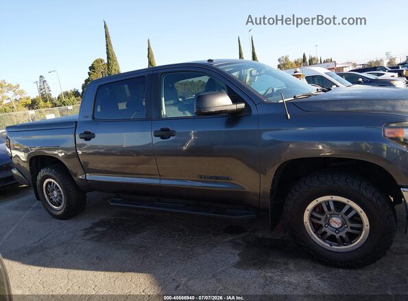 5TFEM5F12HX110977 2017 TOYOTA TUNDRA Gray Սալոնի հետևի տեսք