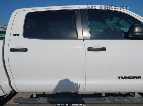5TFEM5F14KX135421 2019 TOYOTA TUNDRA Белый Вид задней части салона