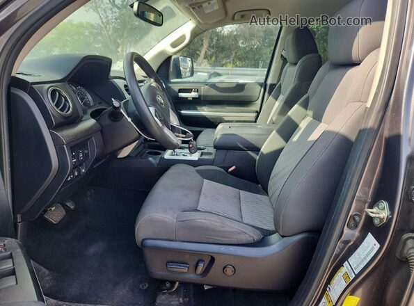 5TFEM5F16HX112070 2017 TOYOTA TUNDRA Gray Սալոնի դիմացի տեսք