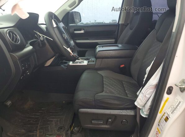 5TFEM5F17KX135591 2019 TOYOTA TUNDRA Белый Вид салона спереди