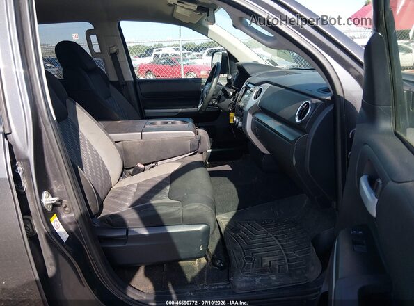 5TFEM5F19JX125837 2018 TOYOTA TUNDRA Gray Vista interior delantera