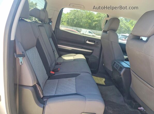 5TFEW5F16GX206426 2016 TOYOTA TUNDRA Серебряный Вид задних сидений