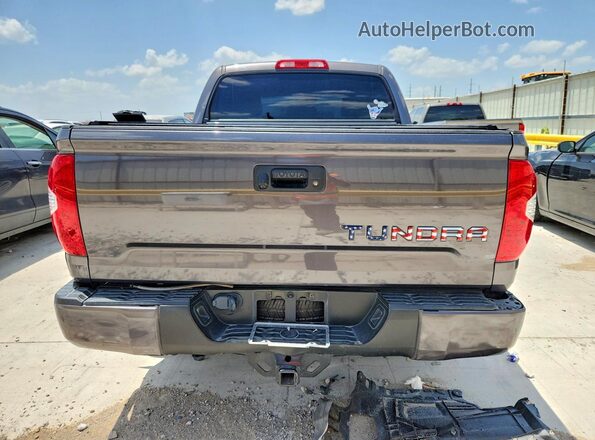 5TFEY5F12JX239389 2018 TOYOTA TUNDRA Silver Rear view