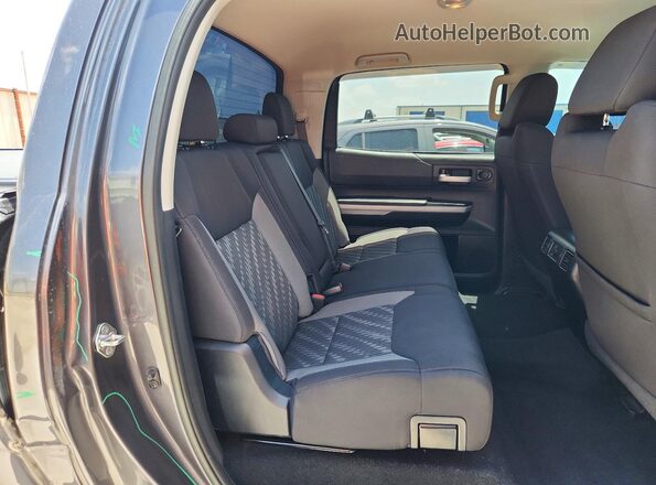 5TFEY5F12JX239389 2018 TOYOTA TUNDRA Silver Rear seats view