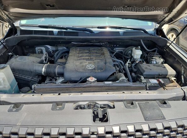 5TFEY5F12JX239389 2018 TOYOTA TUNDRA Silver Rear interior view