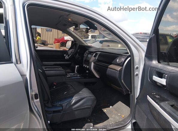 5TFEY5F14JX242360 2018 TOYOTA TUNDRA Silver Սալոնի դիմացի տեսք
