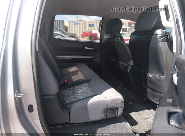 5TFEY5F14JX242360 2018 TOYOTA TUNDRA Silver VIN կոդի պիտակի տեսք
