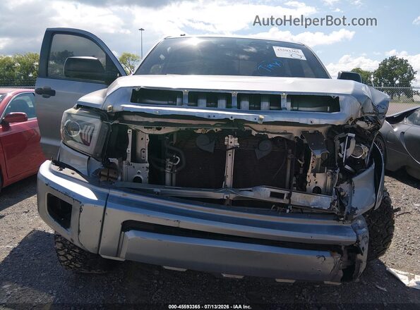 5TFEY5F14JX242360 2018 TOYOTA TUNDRA Silver 