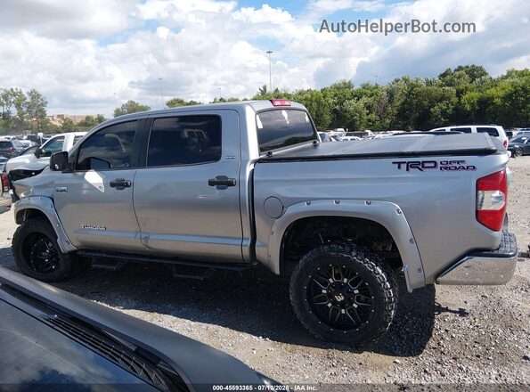 5TFEY5F14JX242360 2018 TOYOTA TUNDRA Silver Սալոնի 360 աստիճան տեսք