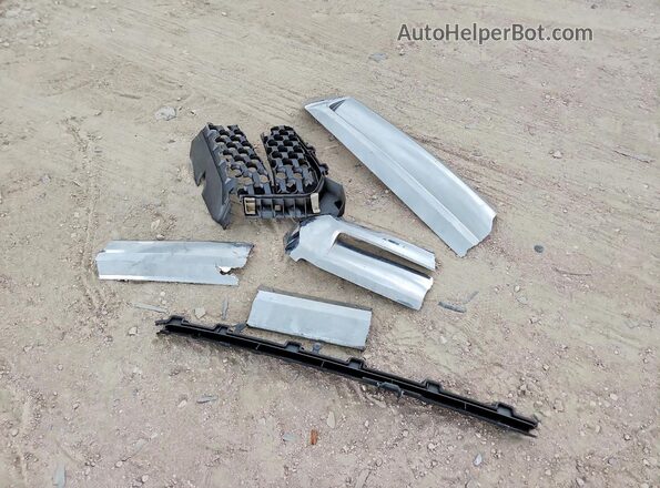 5TFEY5F19LX263000 2020 TOYOTA TUNDRA Silver Engine compartment view