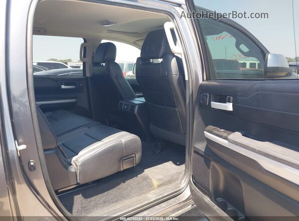 5TFFY5F10JX243252 2018 TOYOTA TUNDRA Gray VIN կոդի պիտակի տեսք