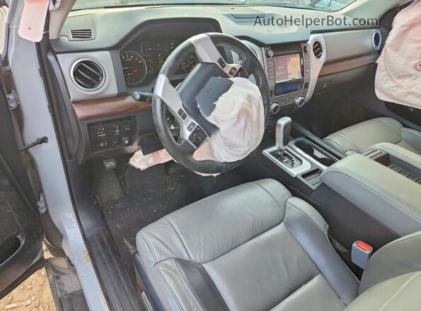 5TFHY5F10KX863271 2019 TOYOTA TUNDRA Серебряный Вид панели приборов