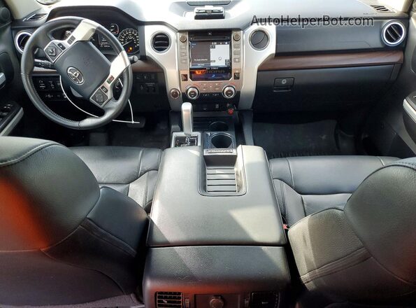 5TFHY5F11KX799662 2019 TOYOTA TUNDRA Серебряный Вид панели приборов