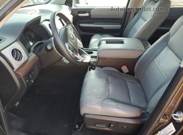5TFHY5F18MX043605 2021 TOYOTA TUNDRA Gray Widok wnętrza z przodu