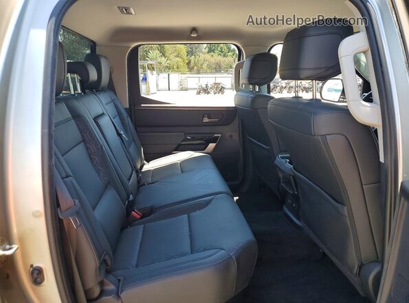 5TFJA5DB0PX071727 2023 TOYOTA TUNDRA Silver Widok tylnych siedzeń