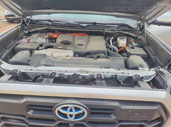 5TFJC5AB3PX002738 2023 TOYOTA TUNDRA Серебряный Вид задней части салона