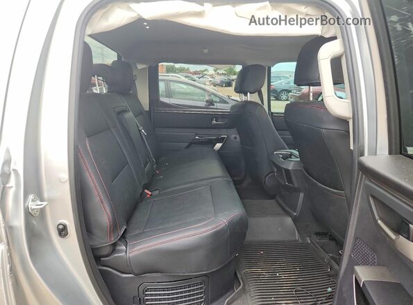 5TFJC5AB3PX002738 2023 TOYOTA TUNDRA Серебряный Вид задних сидений