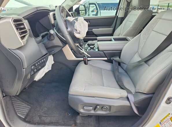 5TFJC5DB6PX038841 2023 TOYOTA TUNDRA Белый Вид салона спереди