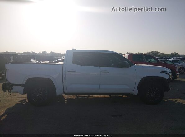5TFLA5AB2RX033125 2024 TOYOTA TUNDRA White Vista interior trasera