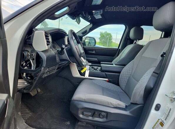 5TFLA5DA1SX293055 2025 TOYOTA TUNDRA White Front interior view