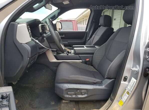 5TFLA5DB2SX244696 2025 TOYOTA TUNDRA Серебряный Вид салона спереди
