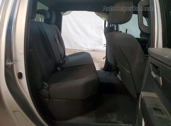 5TFLA5DB3SX258851 2025 TOYOTA TUNDRA Silver Vista de los asientos traseros