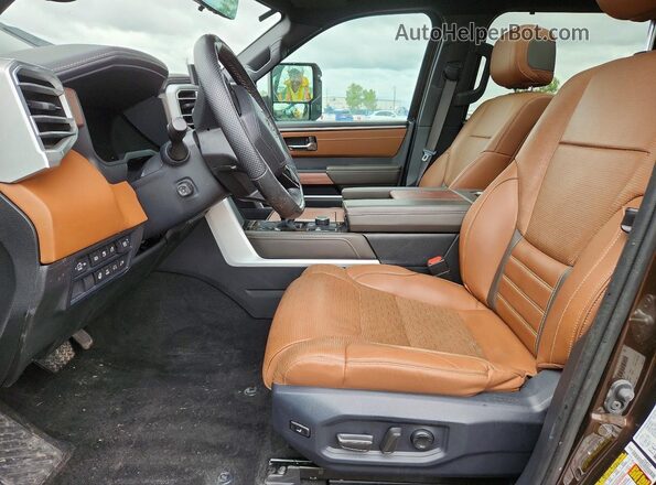 5TFMC5DB6NX006689 2022 TOYOTA TUNDRA Коричневый Вид салона спереди