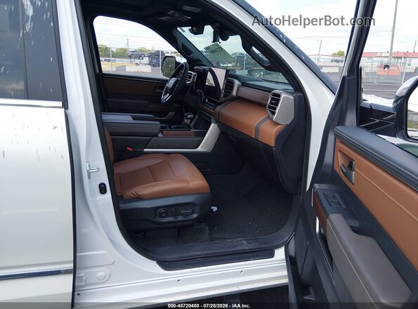 5TFMC5DB8TX118455 2026 TOYOTA TUNDRA HYBRID White Widok wnętrza z przodu