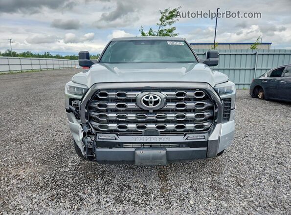 5TFNA5DB0NX030416 2022 TOYOTA TUNDRA Серебряный Вид спереди
