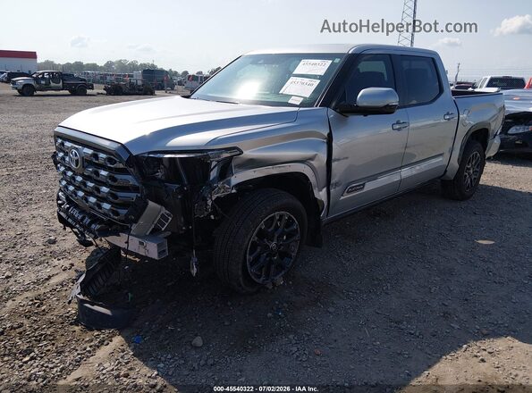 5TFNA5DB3SX326137 2025 TOYOTA TUNDRA Silver წინა მარცხენა ხედი სამი მეოთხედიდან