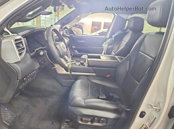 5TFNA5DB5RX229404 2024 TOYOTA TUNDRA Белый Вид салона спереди