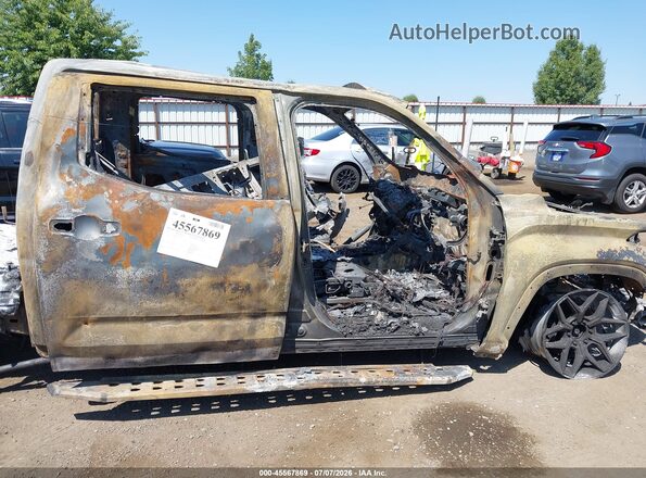 5TFNC5DB1PX035346 2023 TOYOTA TUNDRA HYBRID Black Widok wnętrza z tyłu