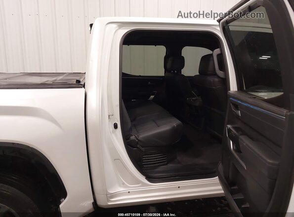 5TFNC5DBXRX041889 2024 TOYOTA TUNDRA HYBRID White Widok naklejki z numerem VIN