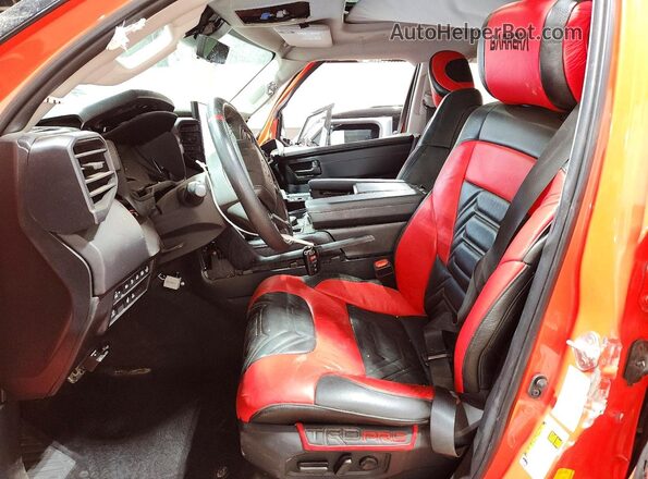 5TFPC5DB0NX003199 2022 TOYOTA TUNDRA Orange Вид салону спереду