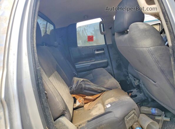 5TFRM5F18JX131453 2018 TOYOTA TUNDRA Silver Rear seats view