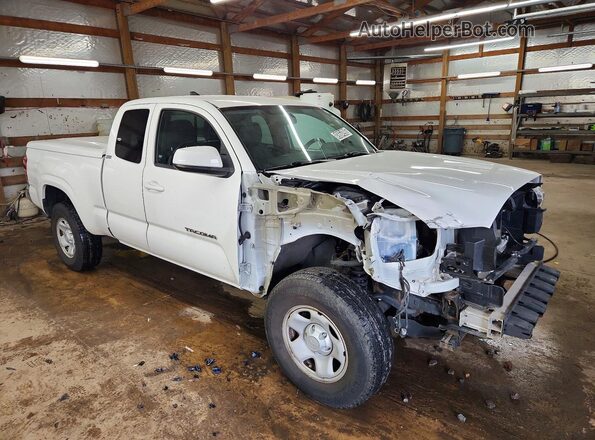 5TFRX5GN0HX092375 2017 TOYOTA TACOMA White Delantero derecho