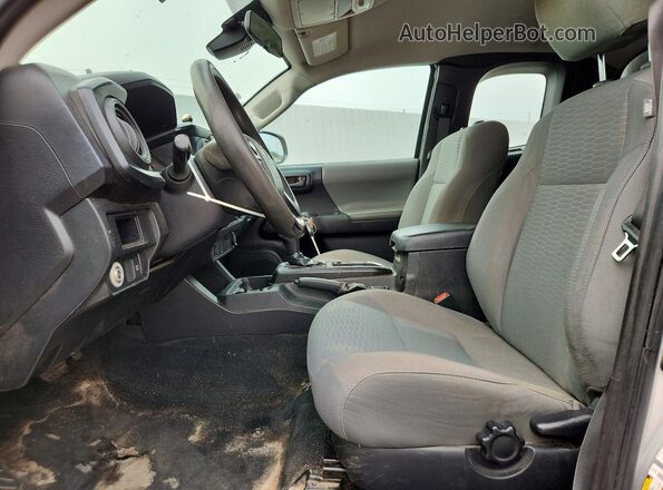 5TFRX5GN2JX127357 2018 TOYOTA TACOMA Silver Սալոնի դիմացի տեսք