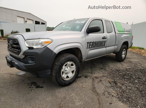 5TFRX5GN2JX127357 2018 TOYOTA TACOMA Silver VIN կոդի պիտակի տեսք