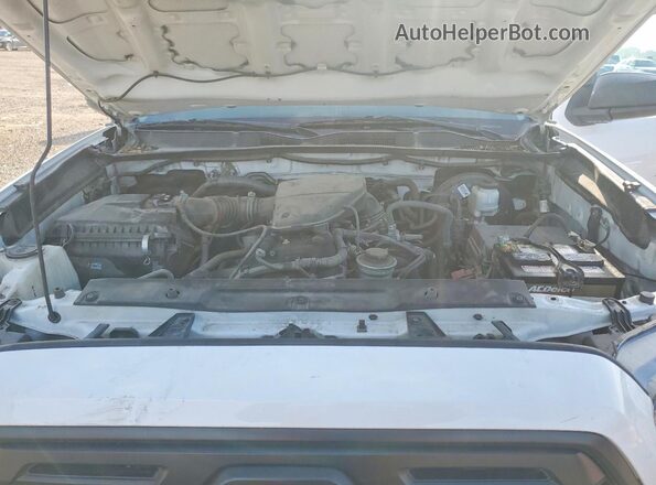 5TFRX5GN2KX161140 2019 TOYOTA TACOMA White Vista interior trasera