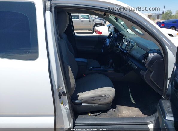 5TFRX5GN4GX062259 2016 TOYOTA TACOMA White Front interior view