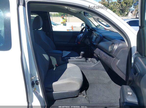 5TFRX5GN4HX077328 2017 TOYOTA TACOMA White Vista interior delantera