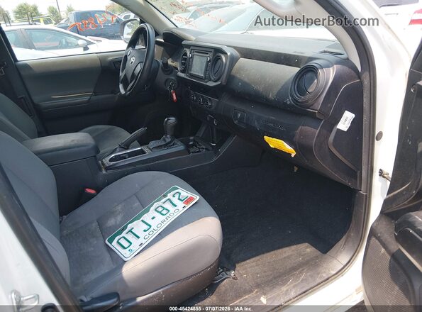 5TFRX5GN4HX088202 2017 TOYOTA TACOMA Белый Вид салона спереди