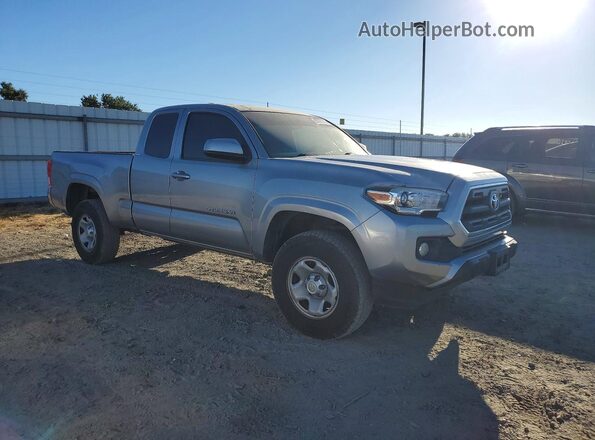 5TFRX5GN6HX091702 2017 TOYOTA TACOMA Silver Front right