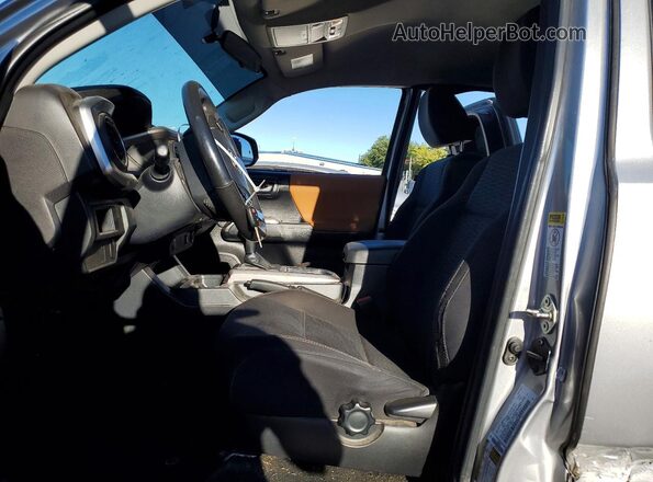 5TFRX5GN6HX091702 2017 TOYOTA TACOMA Silver Front interior view
