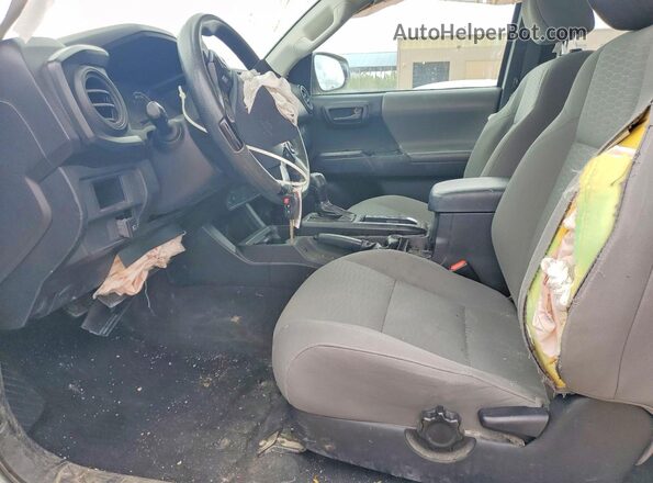 5TFRX5GN9JX118445 2018 TOYOTA TACOMA Белый Вид салона спереди