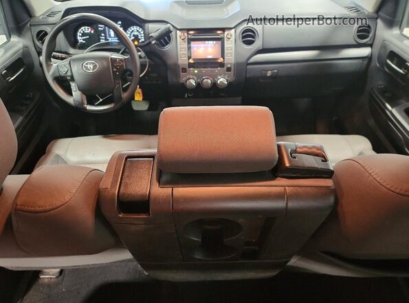 5TFRY5F1XJX242929 2018 TOYOTA TUNDRA White Вид панелі приладів