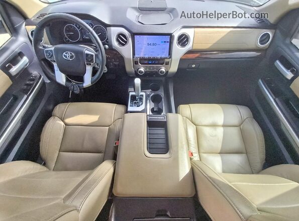 5TFSW5F19GX200946 2016 TOYOTA TUNDRA Белый Вид панели приборов