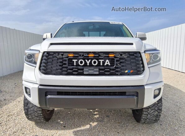 5TFSW5F19GX200946 2016 TOYOTA TUNDRA Белый Вид спереди